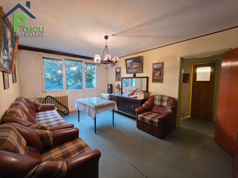 Brancoveanu, str. Stoian Militaru, Apartament 3 camere et. 2/4, 64 mp