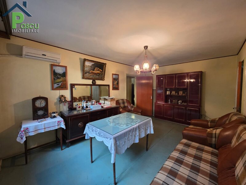 Brancoveanu, str. Stoian Militaru, Apartament 3 camere et. 2/4, 64 mp