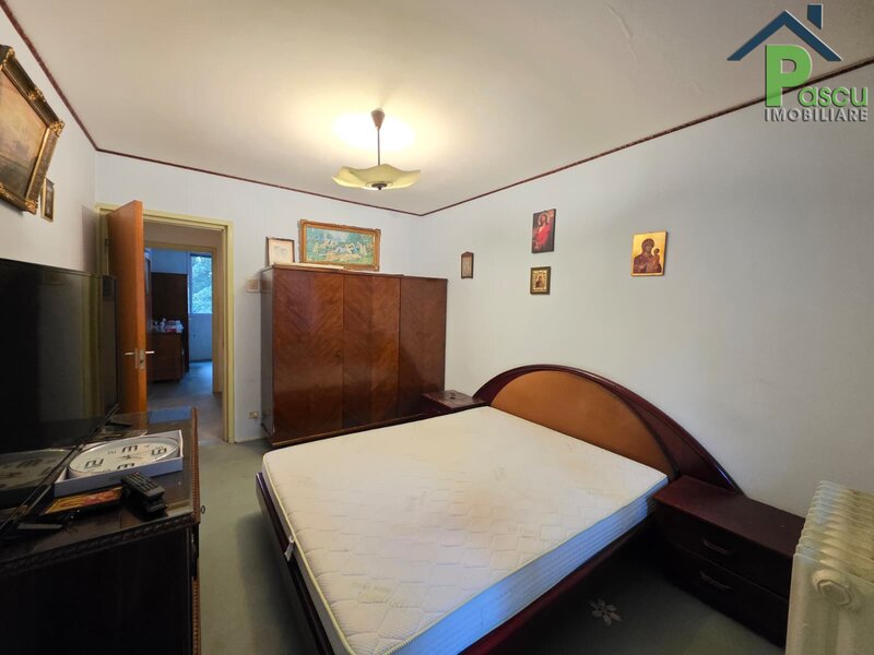 Brancoveanu, str. Stoian Militaru, Apartament 3 camere et. 2/4, 64 mp