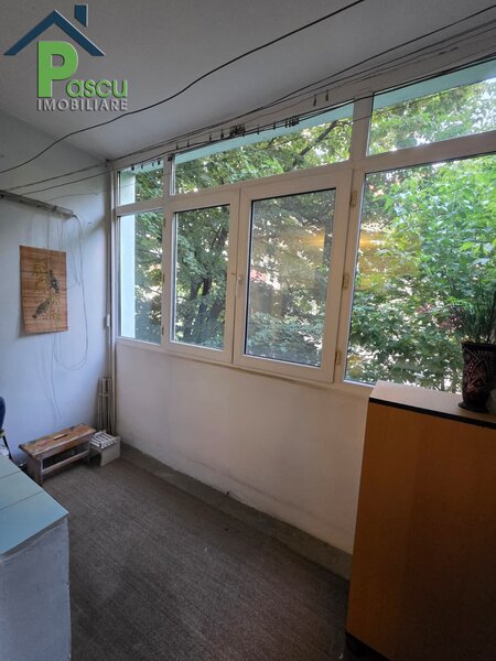 Brancoveanu, str. Stoian Militaru, Apartament 3 camere et. 2/4, 64 mp