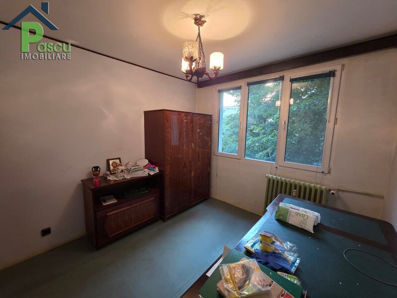 Brancoveanu, str. Stoian Militaru, Apartament 3 camere et. 2/4, 64 mp
