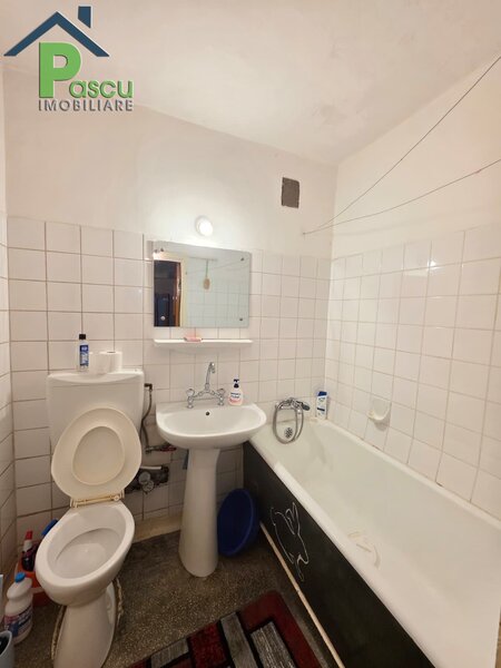 Brancoveanu, str. Stoian Militaru, Apartament 3 camere et. 2/4, 64 mp
