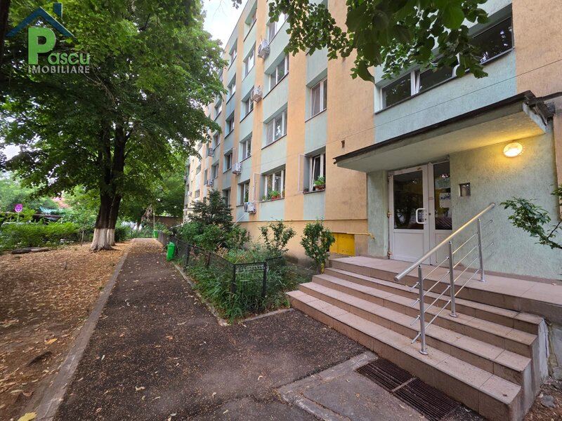 Brancoveanu, str. Stoian Militaru, Apartament 3 camere et. 2/4, 64 mp